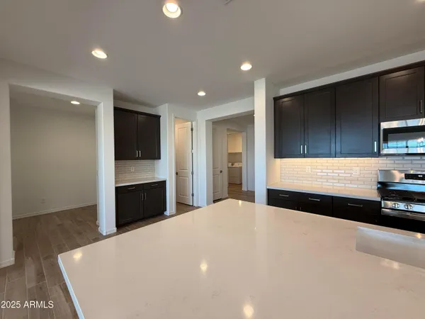 $2,700 | 10155 West Columbus Avenue, Avondale, AZ 85392