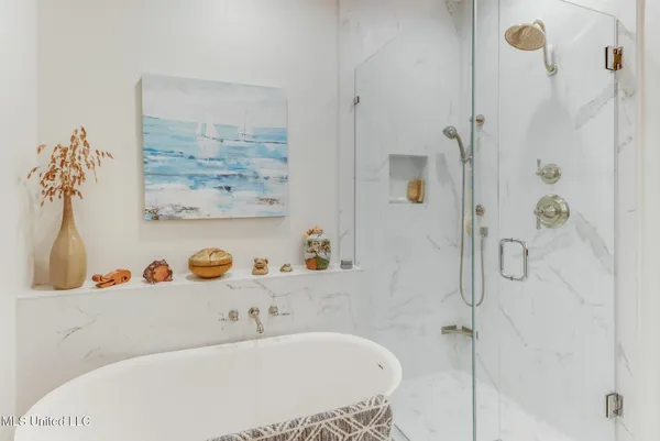 $595,000 | 1100 West Beach Boulevard, Unit 203, Pass Christian, MS 39571
