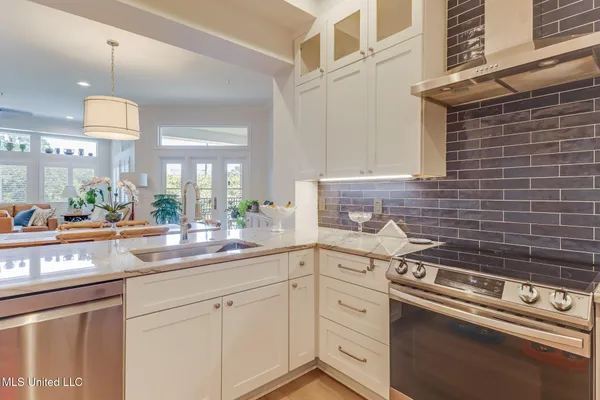 $595,000 | 1100 West Beach Boulevard, Unit 203, Pass Christian, MS 39571