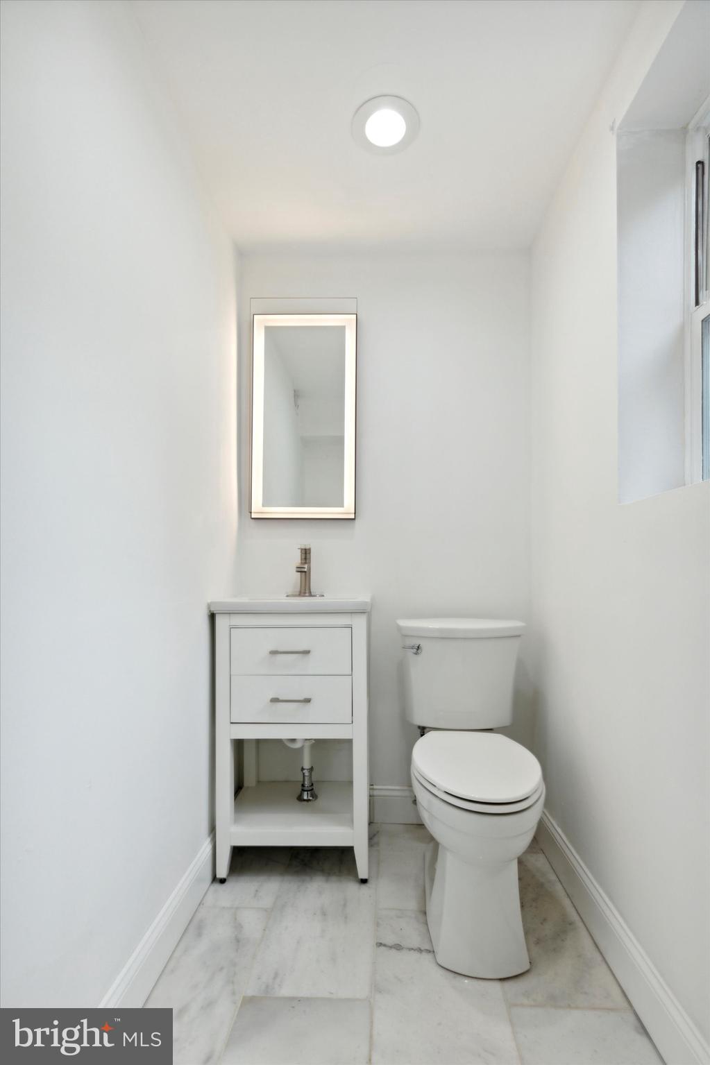 1622 Winston Road Gladwyne, PA 19035 - Photo 22 of 33 Powder room