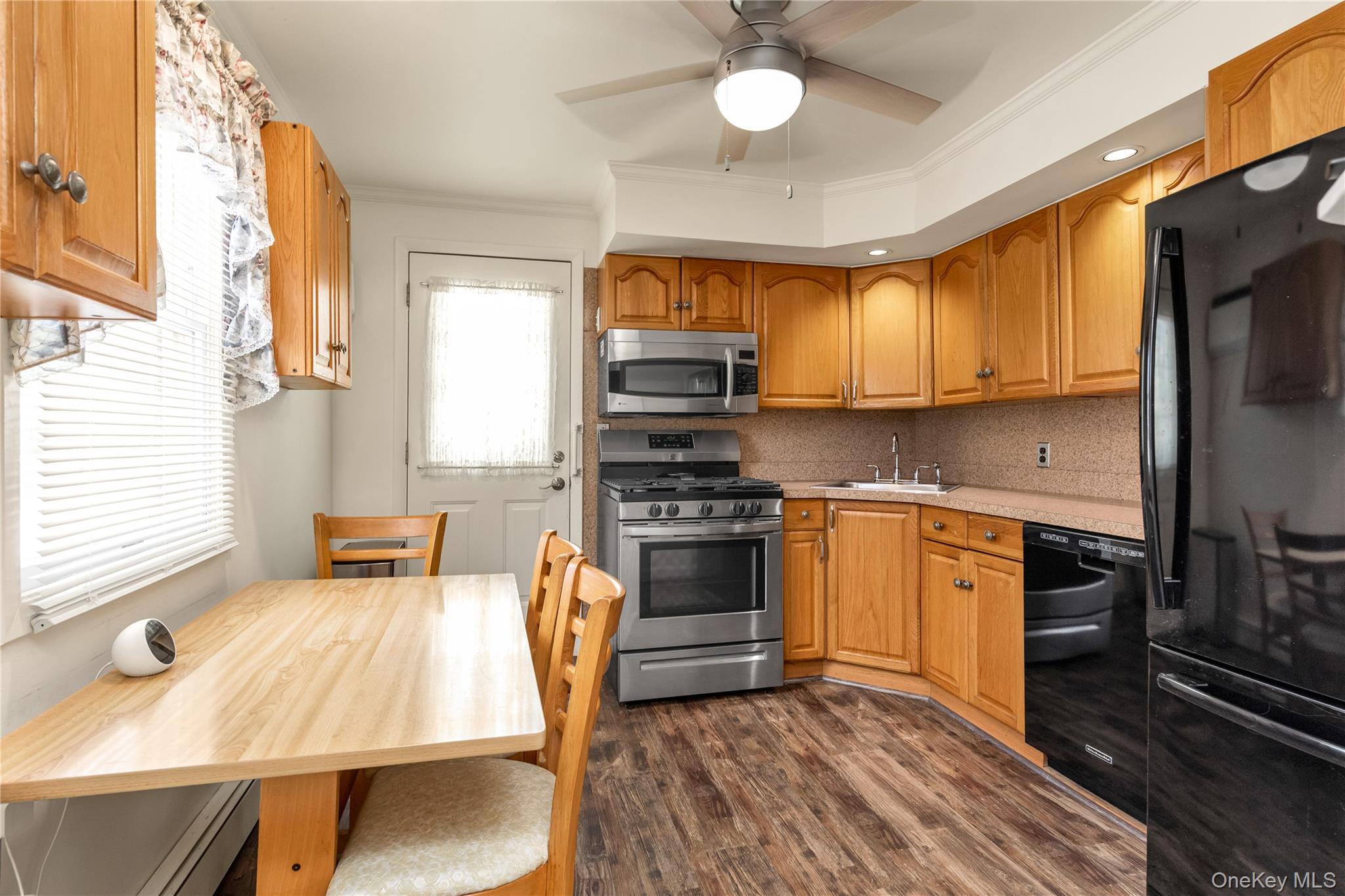 369 Maple Avenue East Meadow, NY 11554 - Photo 8 of 20