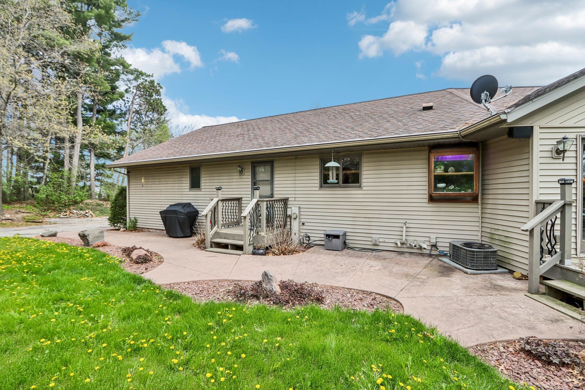 402 Derby Row Reedsburg, WI 53959 - Photo 12 of 49