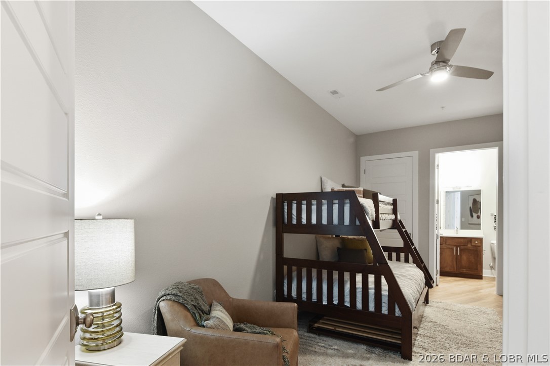 1184 Jeffries Road, Unit 318 Osage Beach, MO 65065 - Photo 33 of 51 Front ensuite. Perfect for a kids bunk room!