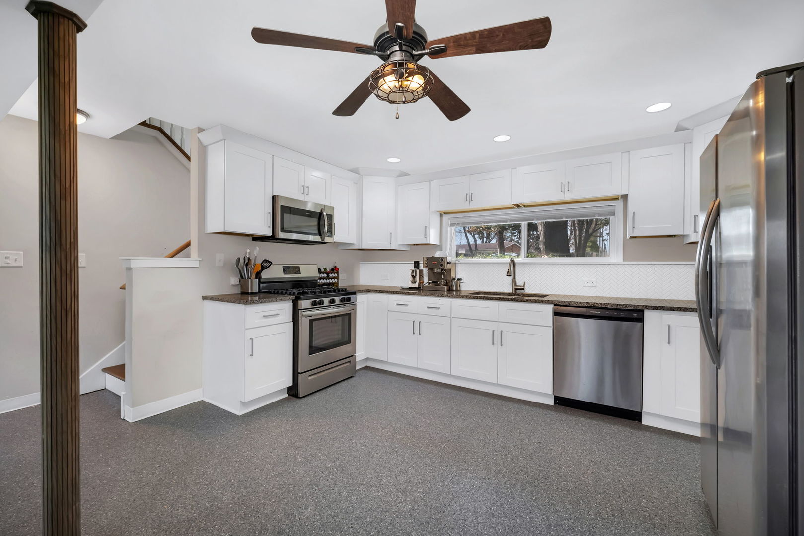 33 Scarsdale Road Montgomery, IL 60538 - Photo 8 of 33 Gallery Image 8