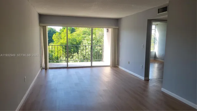 $2,000 | 706 Northwest 87th Avenue, Unit 312, Miami, FL 33172