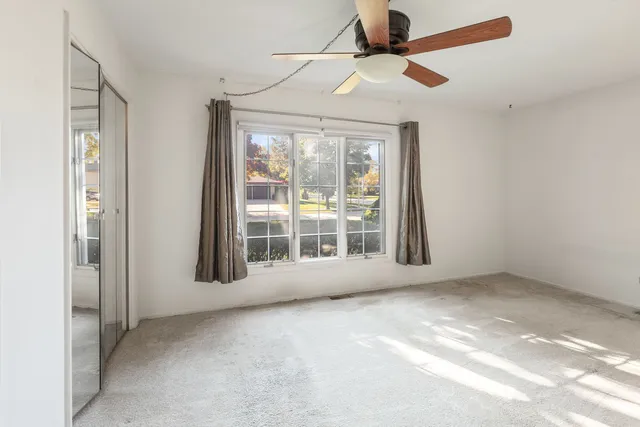 $423,000 | 920 Eden Drive, Schaumburg, IL 60169