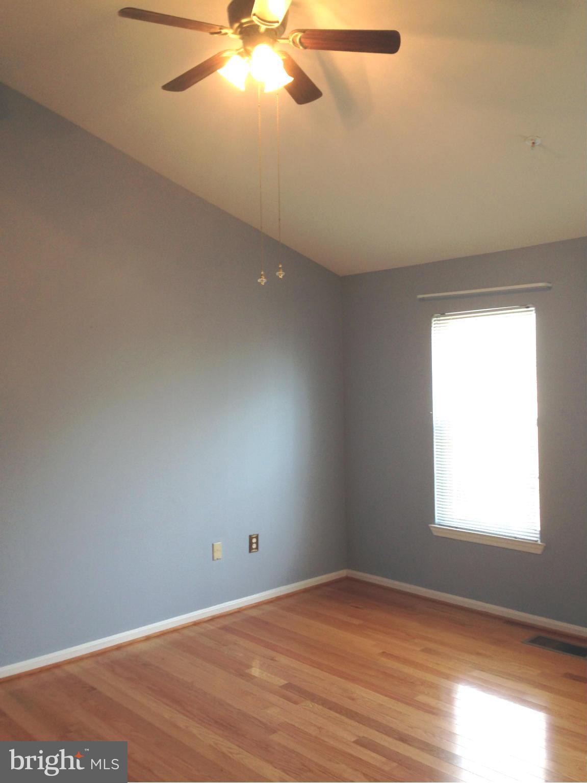 12027 Amber Ridge Circle Germantown, MD 20876 - Photo 9 of 26 Vaulted Ceilings
