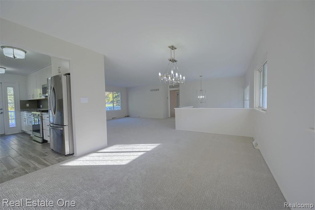 2060 Bretton Drive South Rochester Hills, MI 48309 - Photo 10 of 39