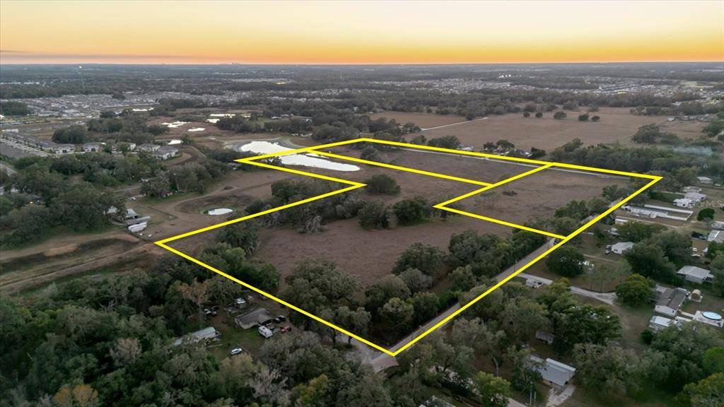 36630 Sunshine Road Zephyrhills, FL 33541 - Photo 4 of 20