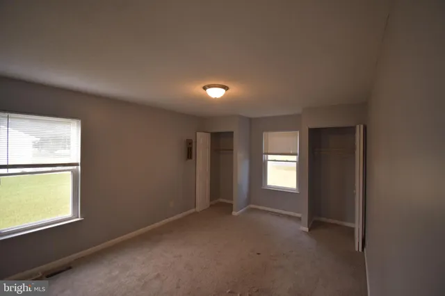 a view of empty room with window