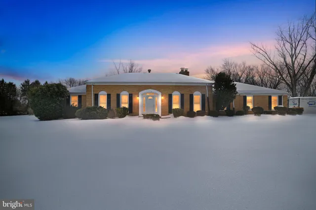 $949,500 | 4807 Executive Drive, Gainesville, VA 20155