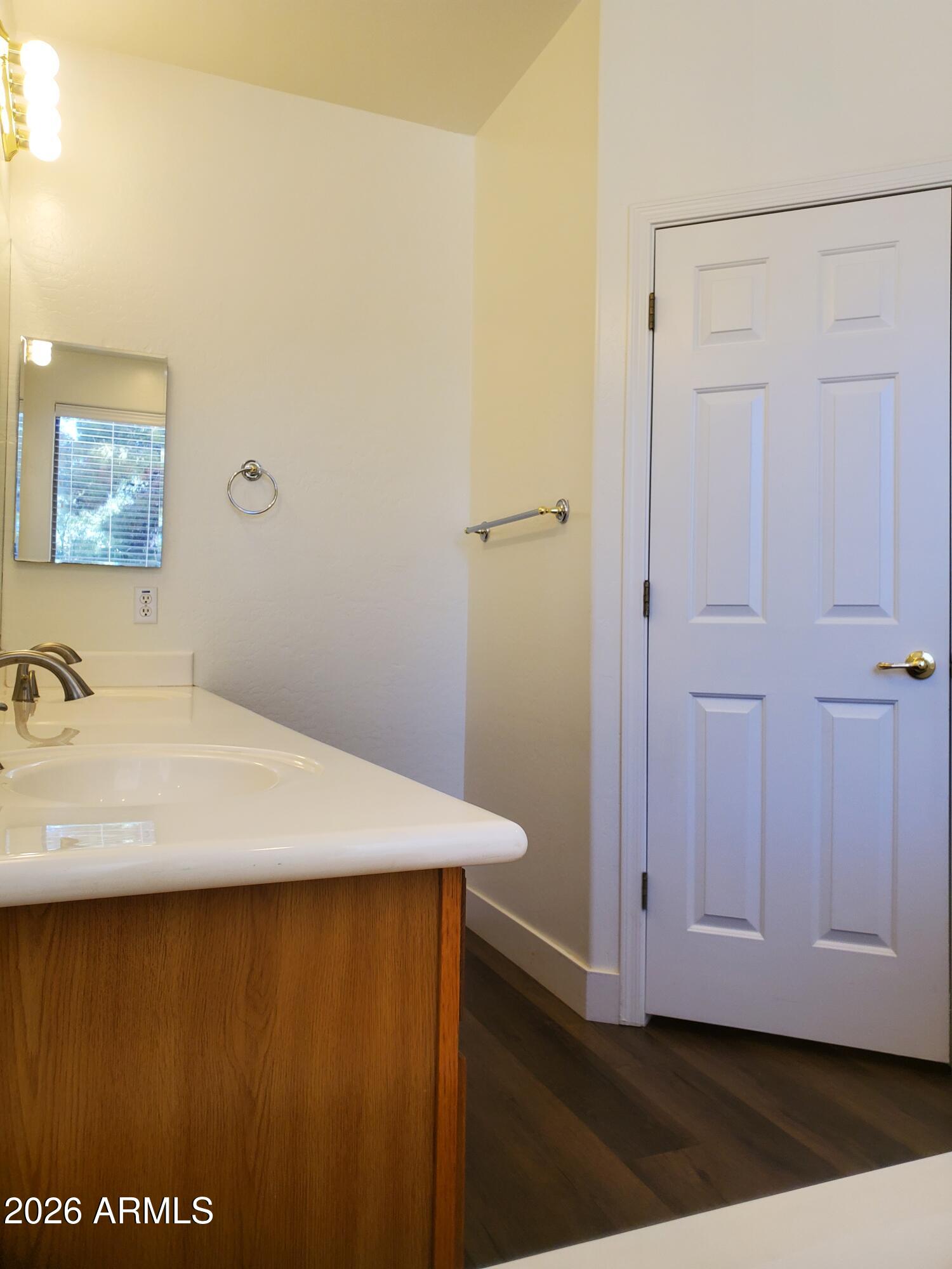 2430 East Darrel Road Phoenix, AZ 85042 - Photo 37 of 64 Primary Bathroom