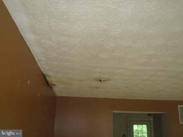 9410 Chippenham Drive Laurel, MD 20723 - Photo 7 of 44