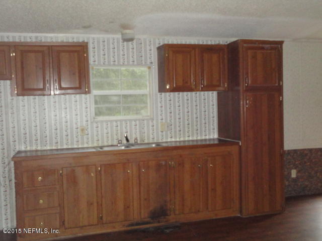 9440 Ridge Boulevard Jacksonville, FL 32208 - Photo 14 of 25 14. KITCHEN VIEW 2