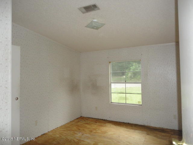 9440 Ridge Boulevard Jacksonville, FL 32208 - Photo 20 of 25 20. BEDROOM 3