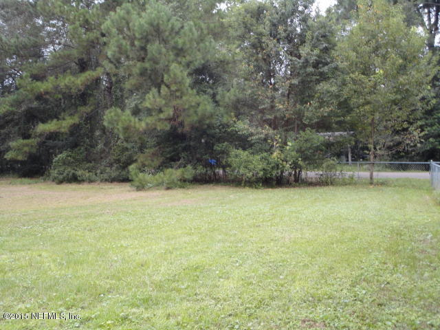 9440 Ridge Boulevard Jacksonville, FL 32208 - Photo 3 of 25 3. BACKYARD