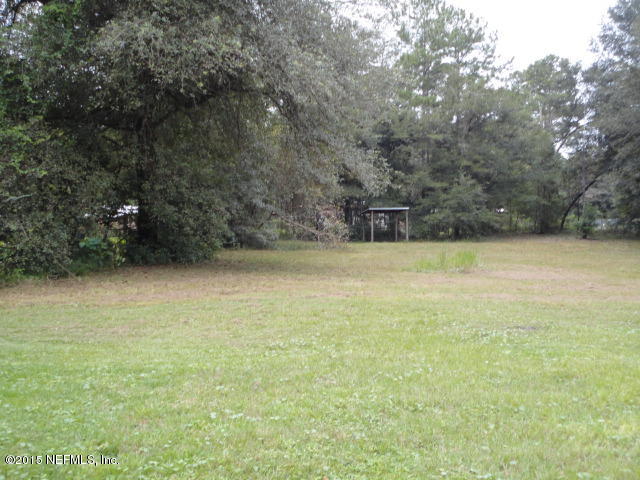 9440 Ridge Boulevard Jacksonville, FL 32208 - Photo 4 of 25 4. BACKYARD VIEW 2
