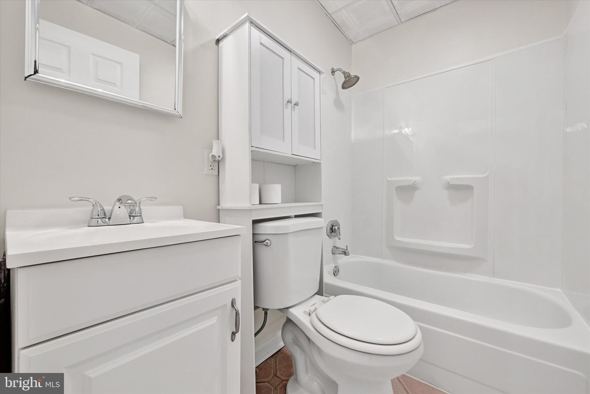 2924 Sollers Point Road Baltimore, MD 21222 - Photo 9 of 19