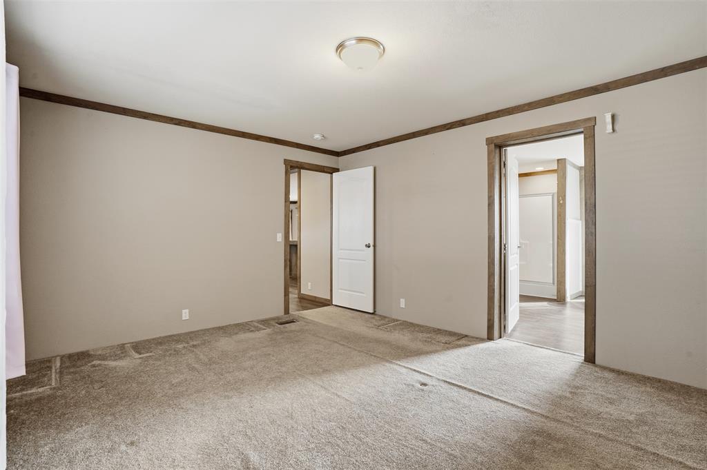 3101 Hilltop Road Granbury, TX 76048 - Photo 11 of 37