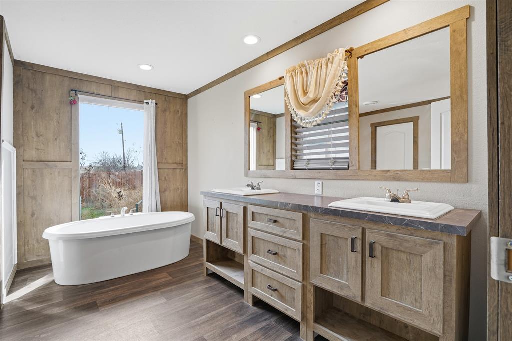 3101 Hilltop Road Granbury, TX 76048 - Photo 12 of 37