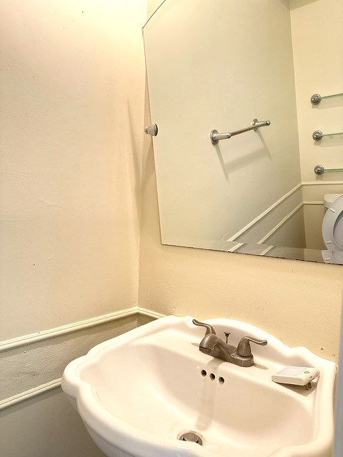14702 Rancho Vista Drive Houston, TX 77083 - Photo 14 of 18 a bathroom with a bathtub