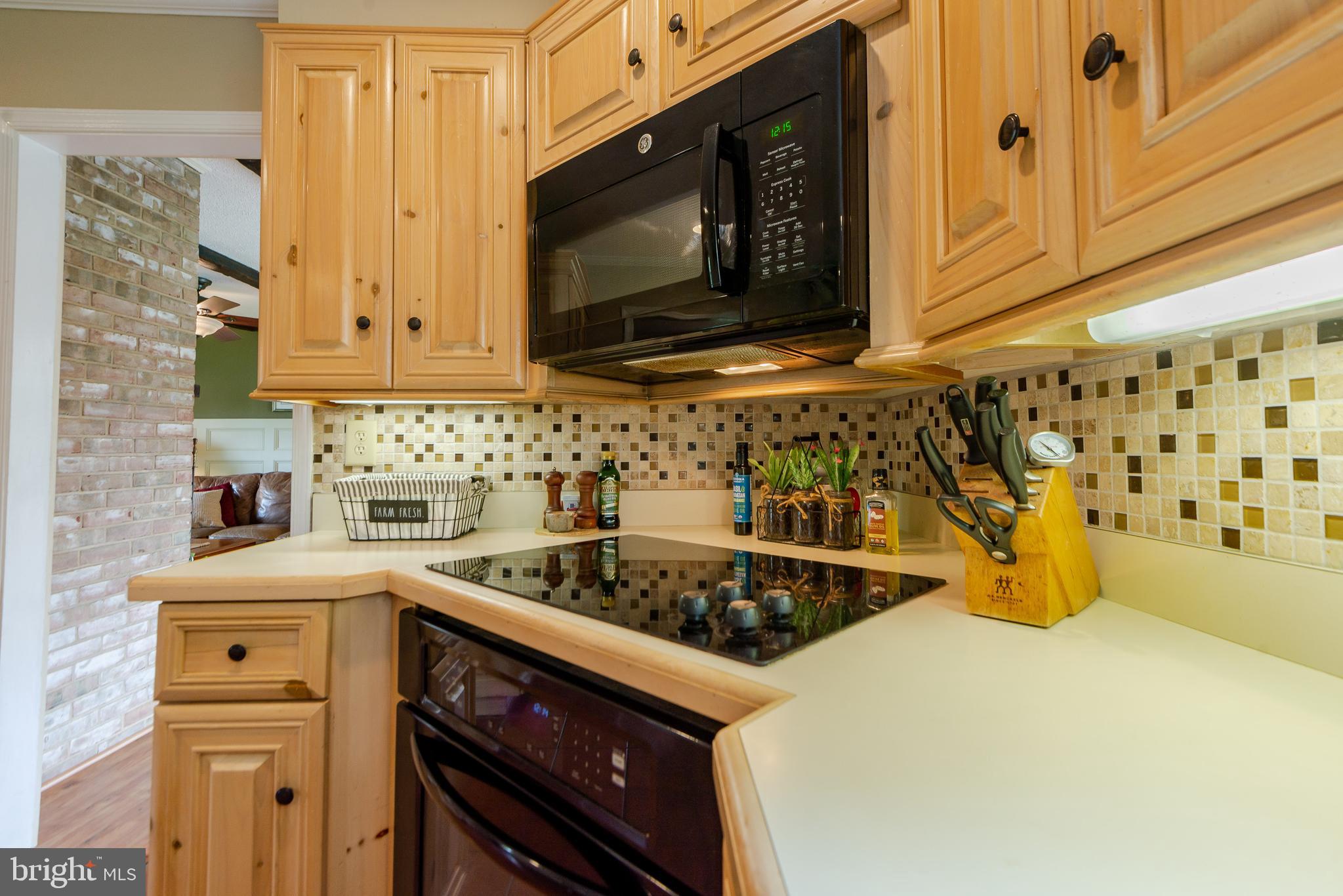 13616 Devonbrook Road Baldwin, MD 21013 - Photo 13 of 66 Kitchen with custom cabinets