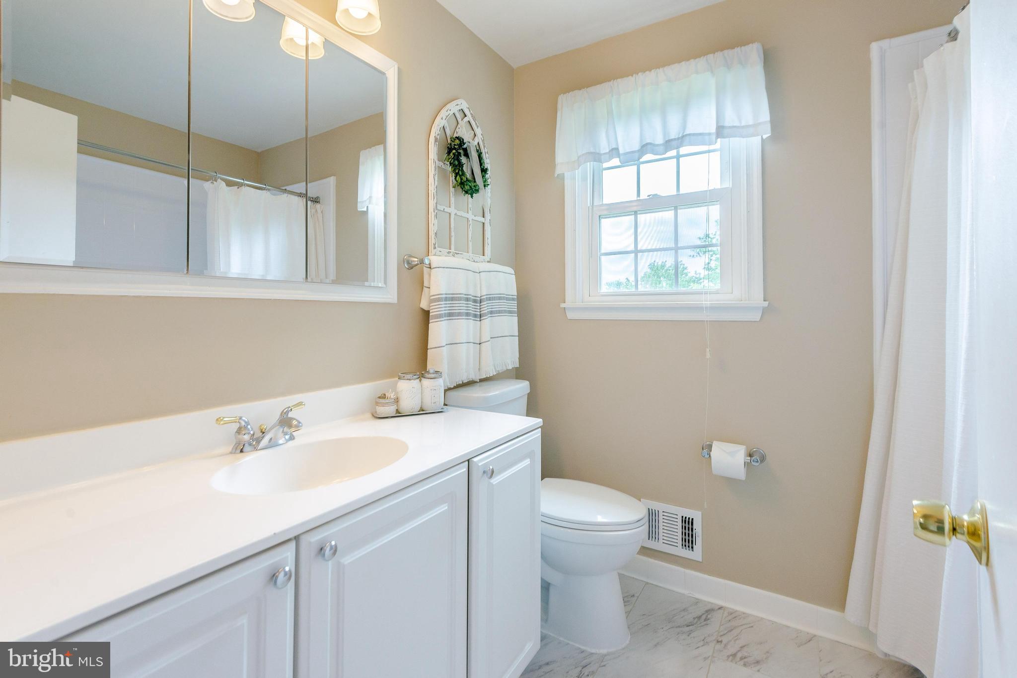 13616 Devonbrook Road Baldwin, MD 21013 - Photo 49 of 66 Hall Bath