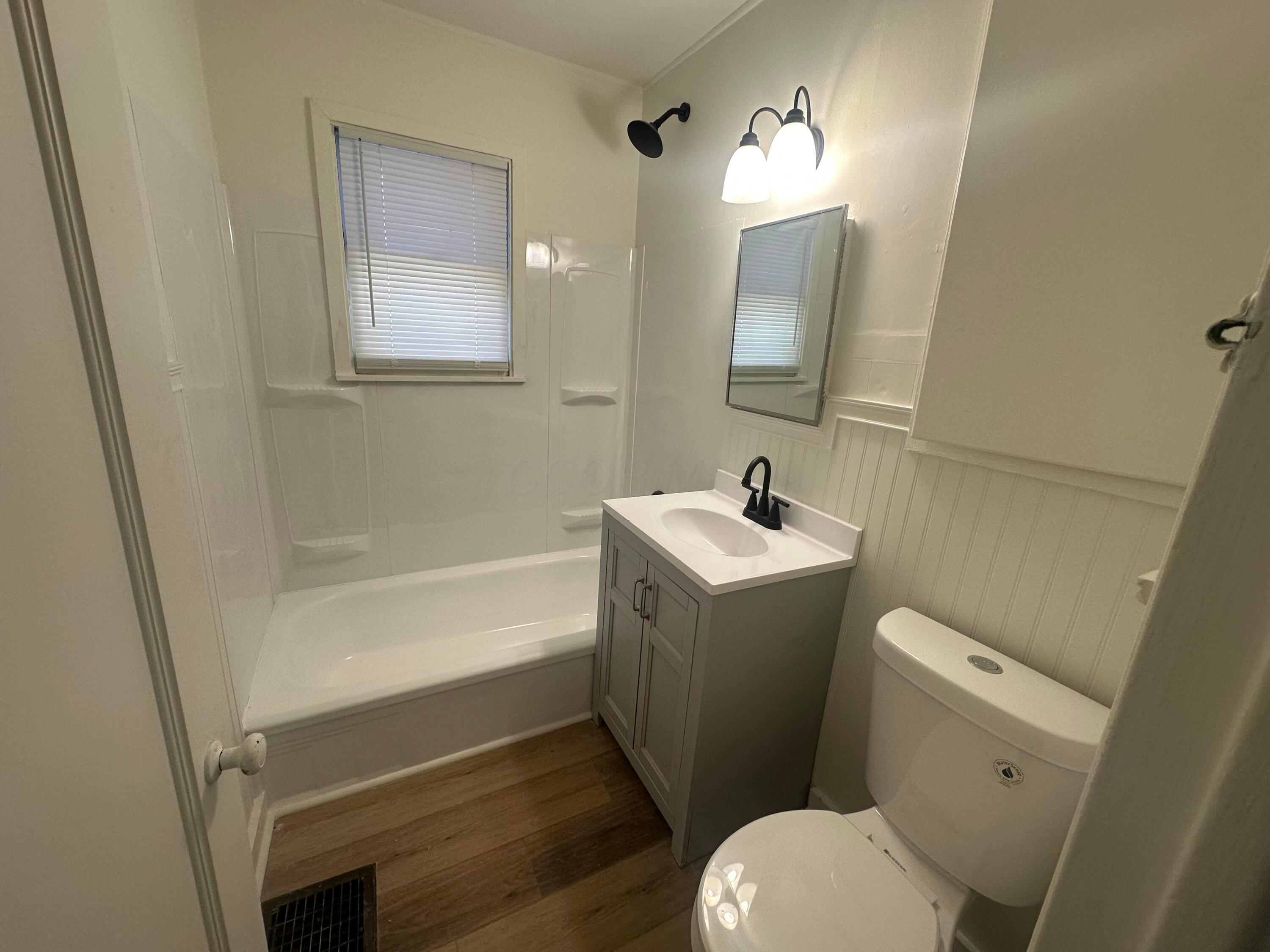 125 Betz Road Columbus, OH 43207 - Photo 9 of 19 IMG_2614