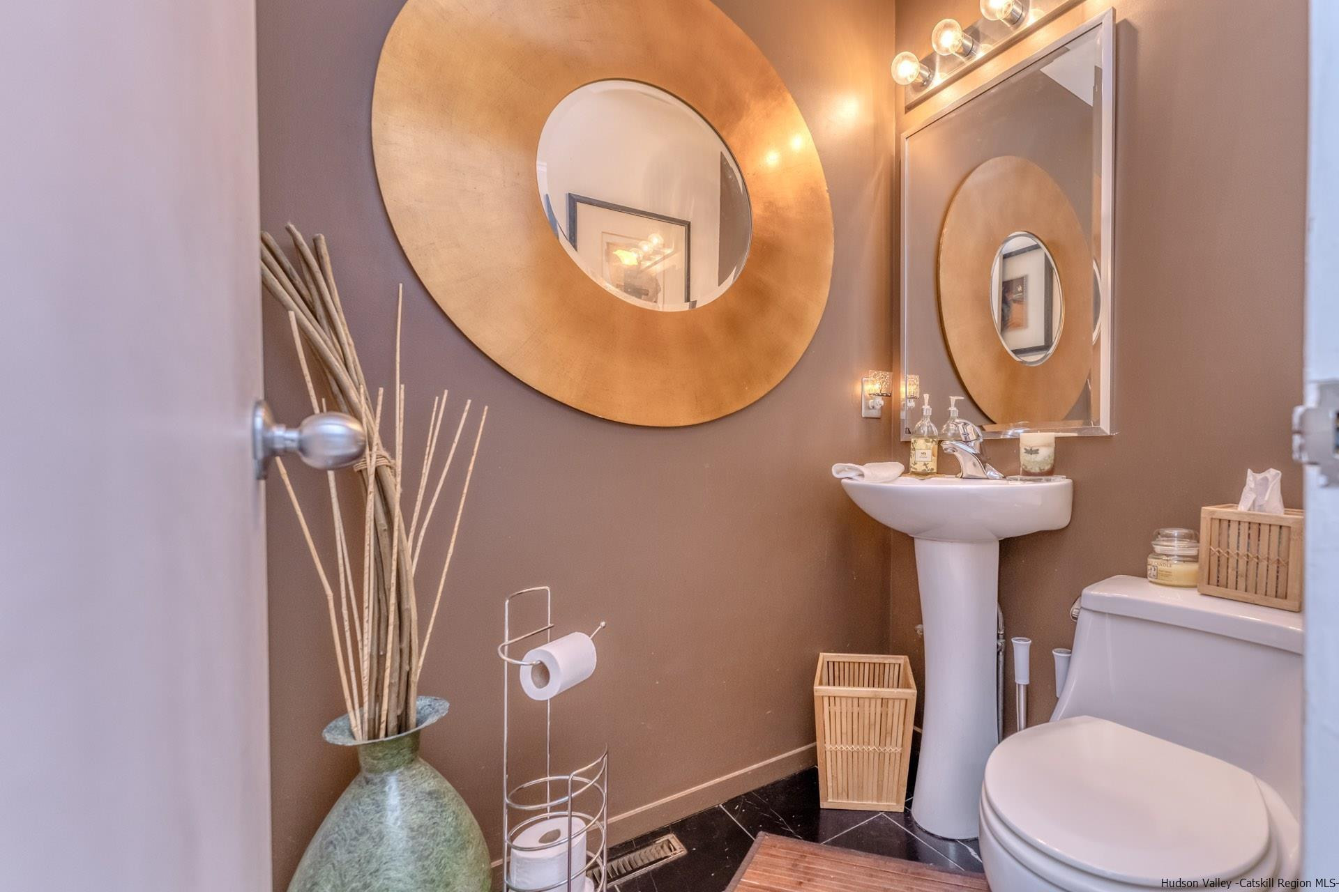 195 Arnold Drive Kingston, NY 12401 - Photo 15 of 35 a bathroom with a toilet sink and mirror