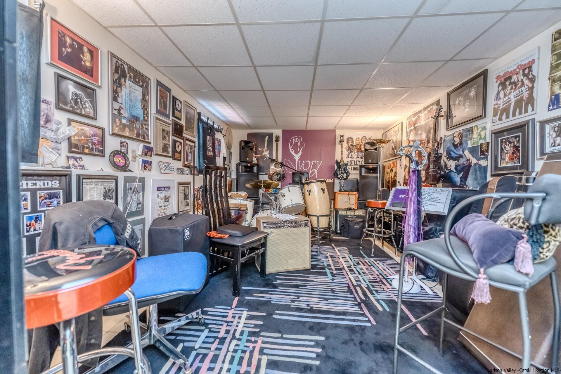 195 Arnold Drive Kingston, NY 12401 - Photo 25 of 35 a outdoor space with lots of tables and chairs