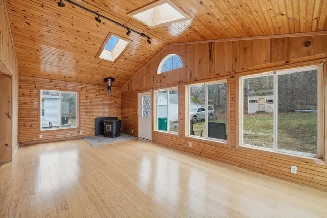 $379,900 | 29 Liberty Street, Warren, MA 01083