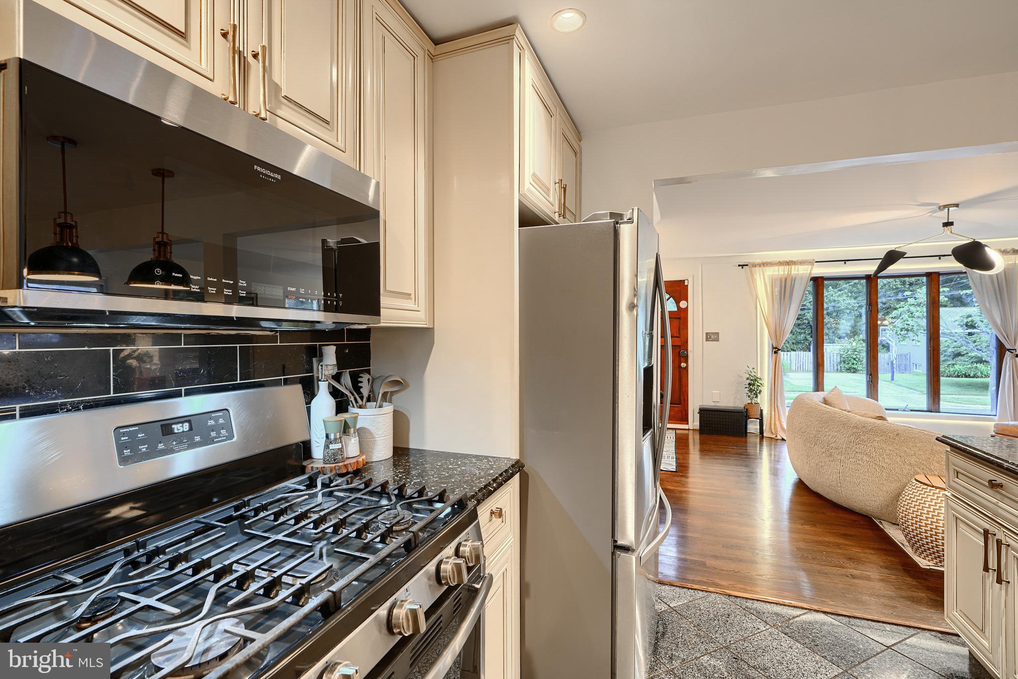9713 Holmhurst Road Bethesda, MD 20817 - Photo 17 of 95 Gallery Image 17