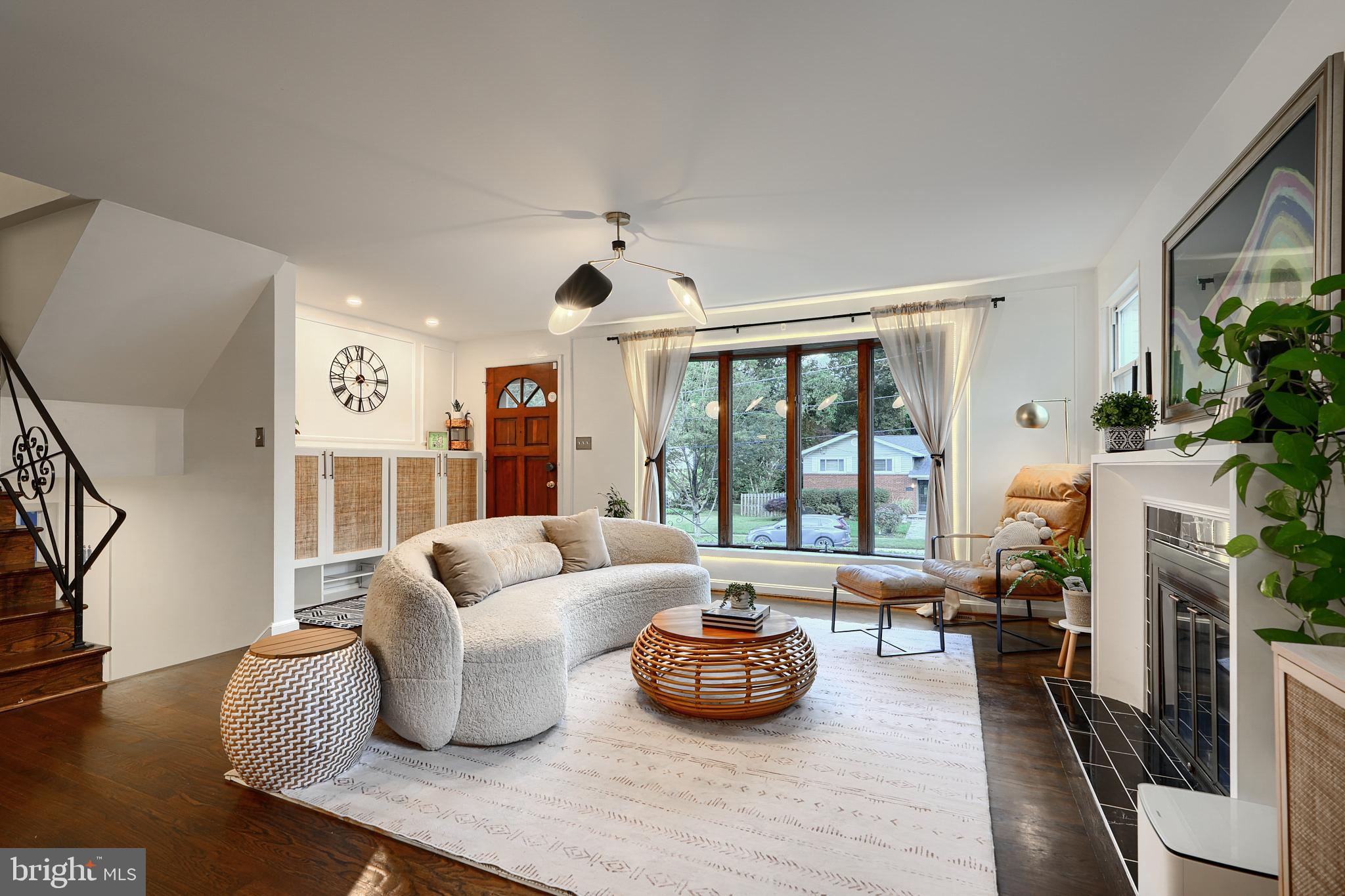 9713 Holmhurst Road Bethesda, MD 20817 - Photo 3 of 95 Gallery Image 3