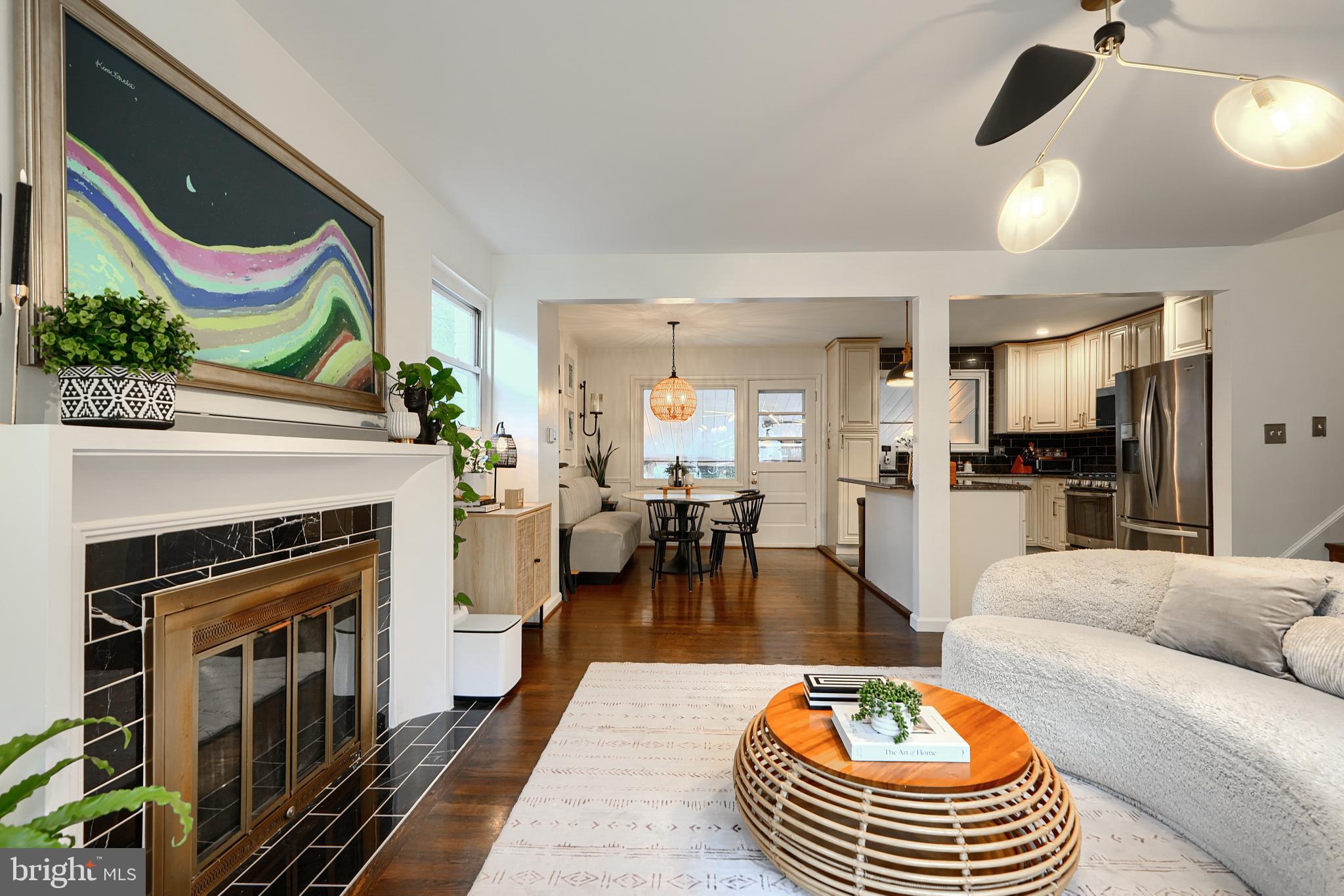 9713 Holmhurst Road Bethesda, MD 20817 - Photo 4 of 95 Gallery Image 4