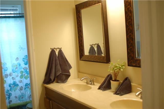 2121 Neelys Bend Road Madison, TN 37115 - Photo 7 of 20 HALL BATHROOM UPDATED WITH DOUBLE VANITIES, SEPARATE ROOM FOR TUB/SHOWER COMBO