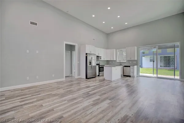 $2,000 | 2545 Odessa Road, Avon Park, FL 33825
