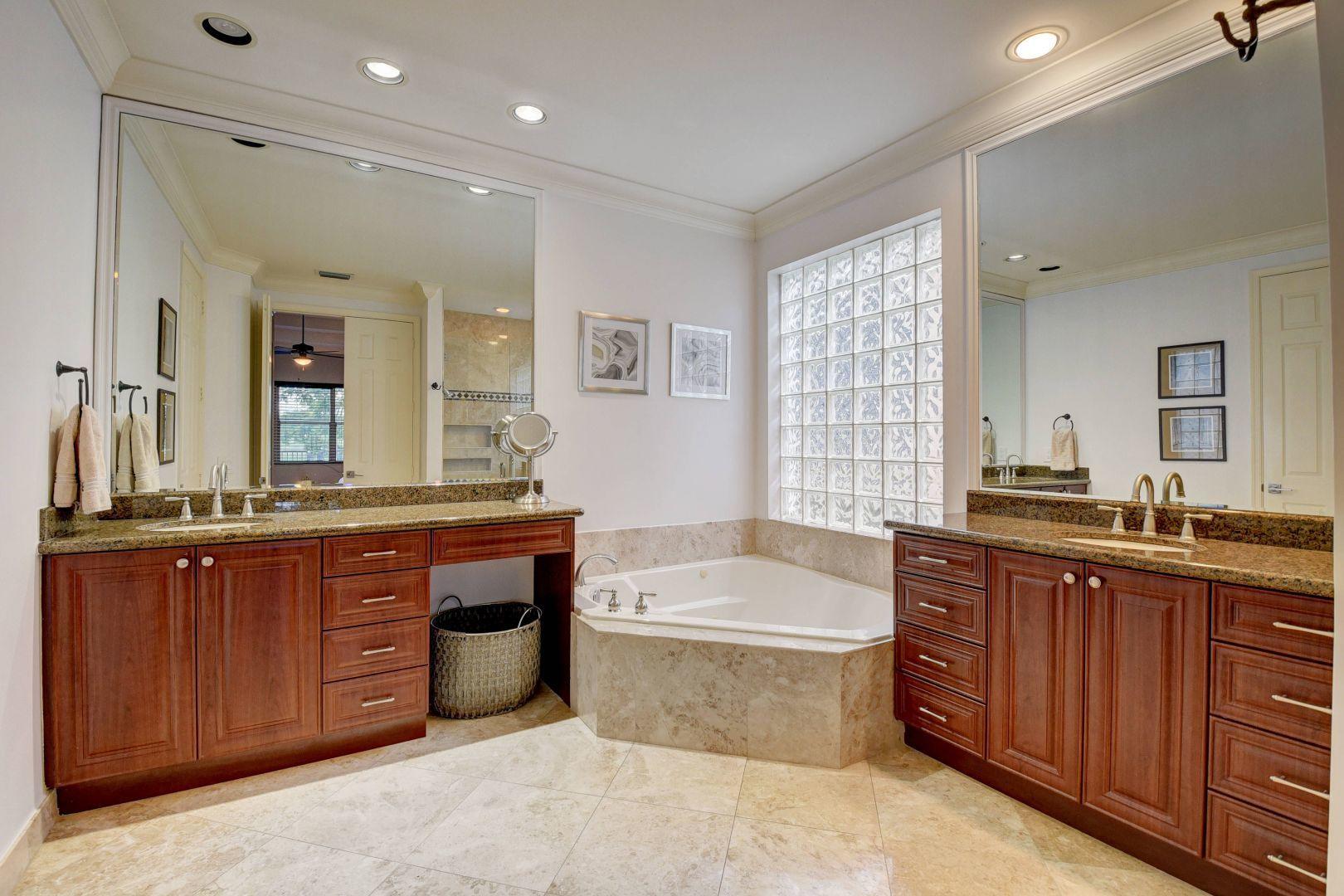 4141 Northwest 53rd Street Boca Raton, FL 33496 - Photo 15 of 36 Masterbath