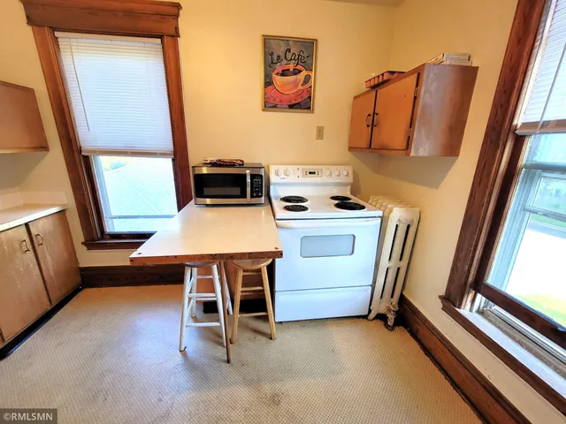 $400 | 126 1/2 South 4th Street, Unit 203, River Falls, WI 54022