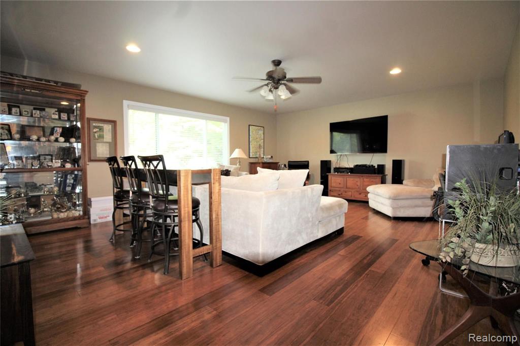 16089 Bak Road Belleville, MI 48111 - Photo 17 of 52