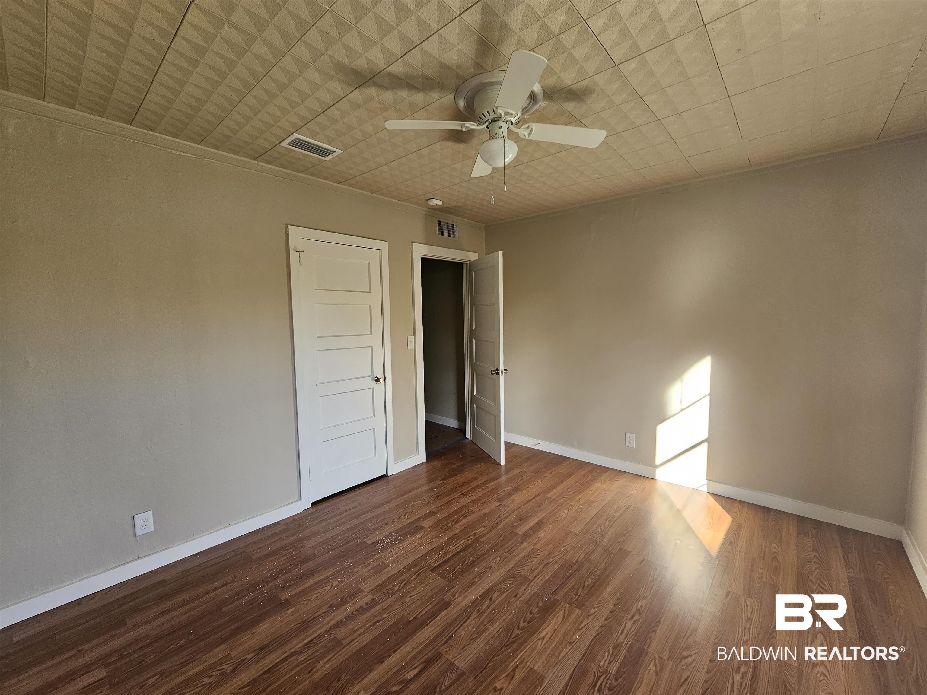 17 Ryan Street Mobile, AL 36611 - Photo 4 of 13