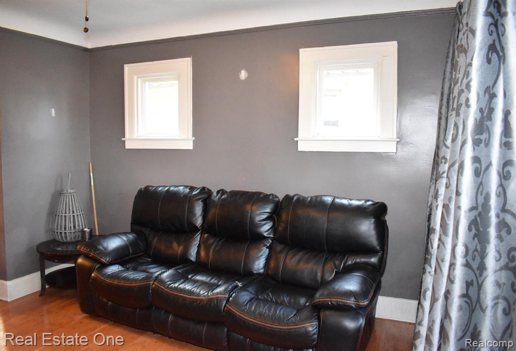 78 Hill Street River Rouge, MI 48218 - Photo 6 of 24 Gallery Image 6