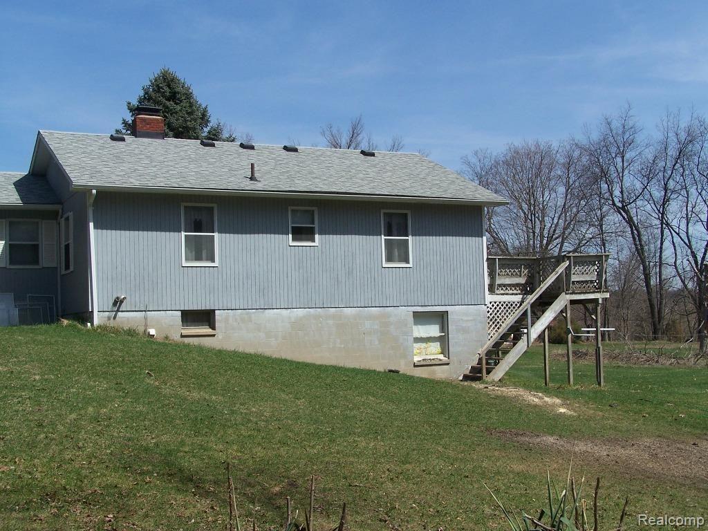 12330 Dunham Road Hartland, MI 48353 - Photo 3 of 7 12330 Dunham 2.jpg