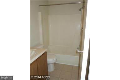 18911 Smoothstone Way Gaithersburg, MD 20886 - Photo 13 of 15 Bath