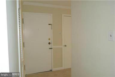 18911 Smoothstone Way Gaithersburg, MD 20886 - Photo 3 of 15 Entry