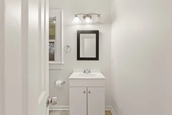 $1,500 | 4728 Avenue R 1/2, Galveston, TX 77551