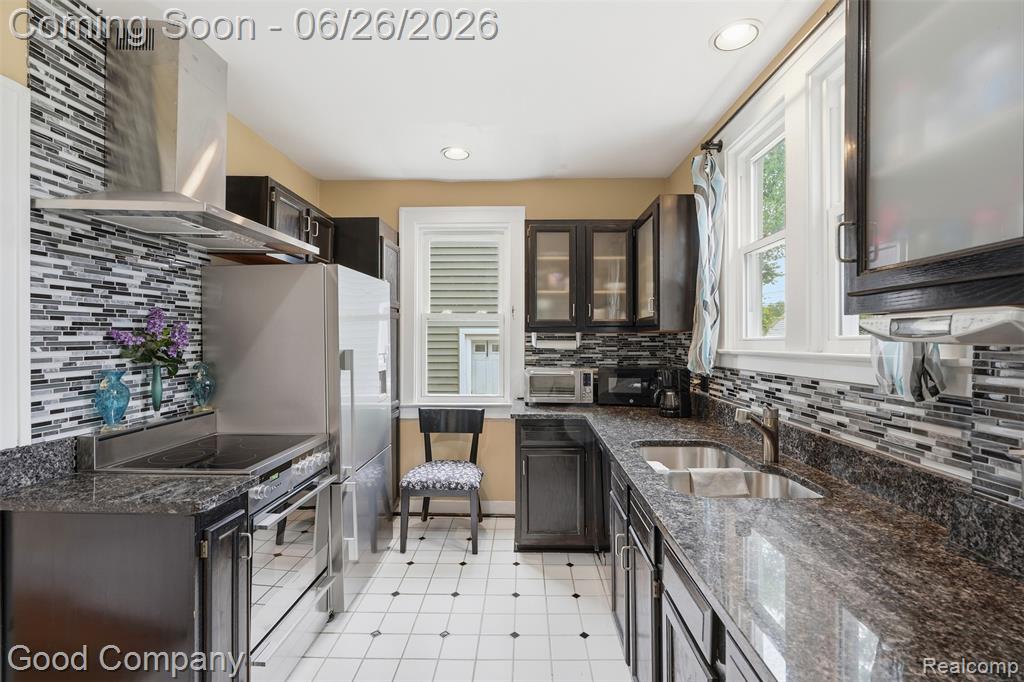 948 Cambridge Road Berkley, MI 48072 - Photo 13 of 43