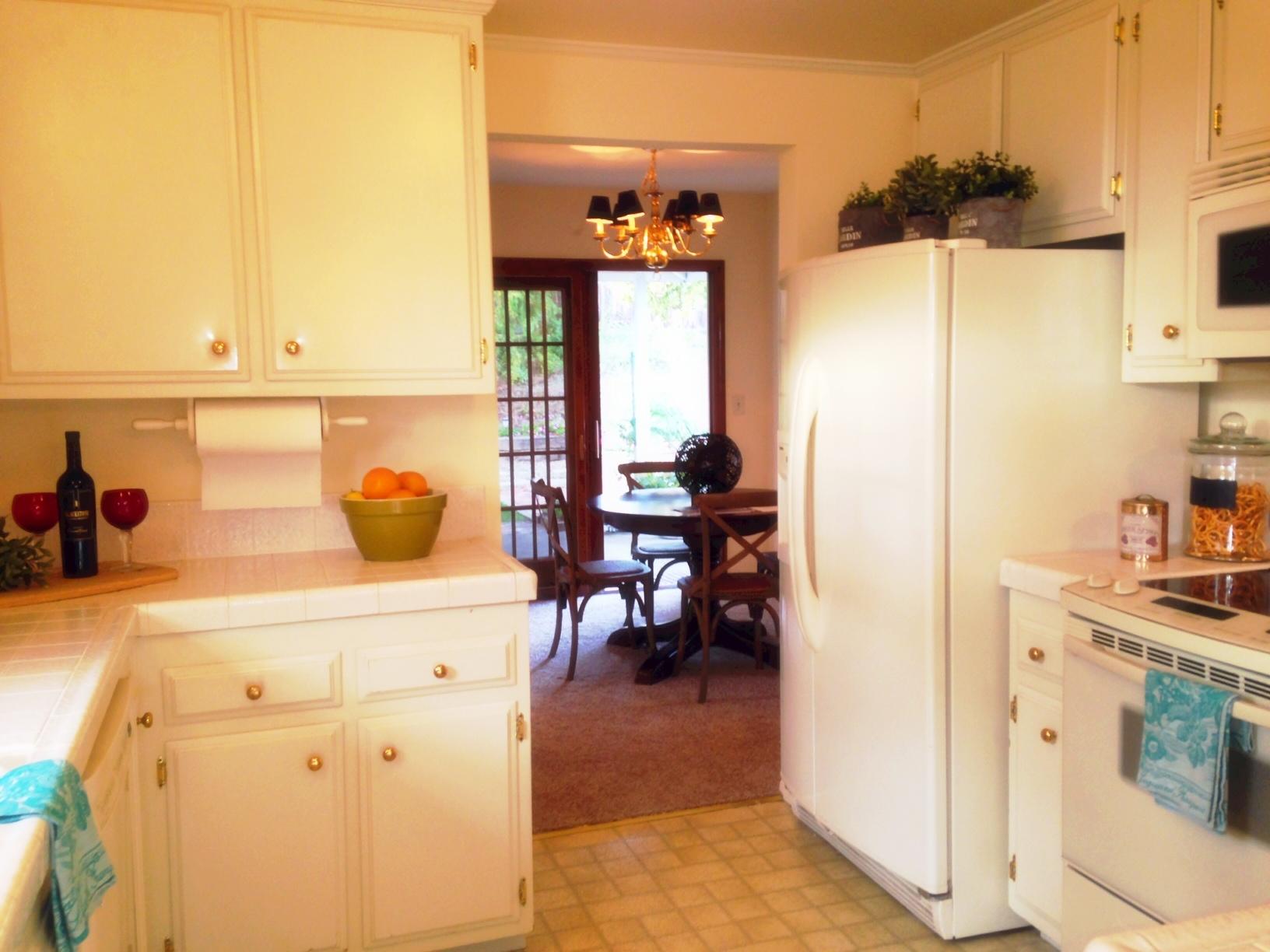 1386 Camino Meleno Santa Barbara, CA 93111 - Photo 9 of 32 Kitchen