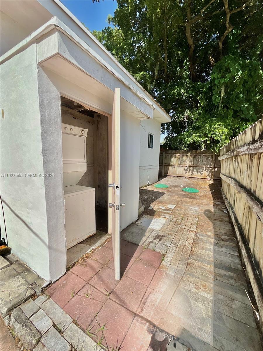 2516 Cleveland Street Hollywood, FL 33020 - Photo 37 of 42 a view of a porch