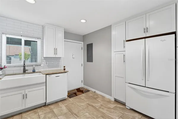 $349,900 | 1632 Stickney Point Road, Unit 201, Sarasota, FL 34231