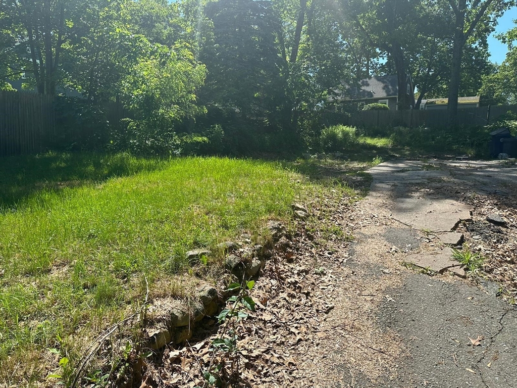 133 Salem Road Billerica, MA 01821 - Photo 6 of 32 a view of yard with green space